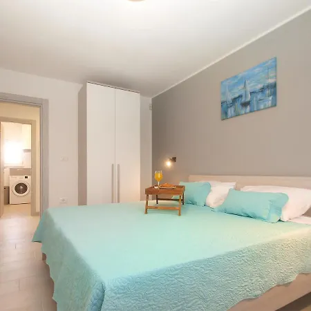 Holiday home House Helena 2068