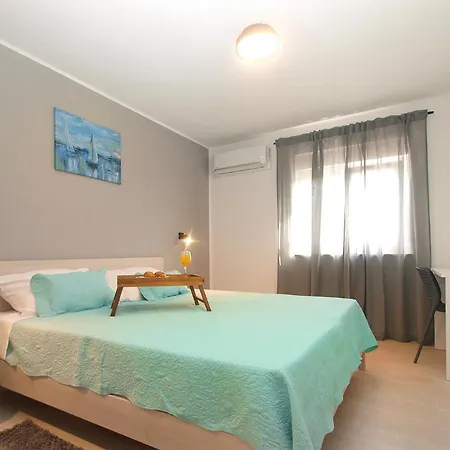 Holiday home House Helena 2068 *